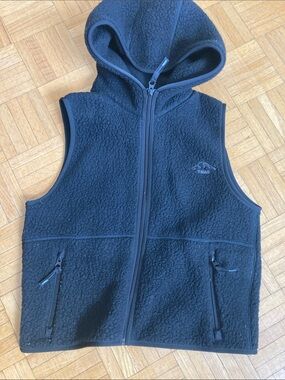 TNA Black Sherpa Fleece Vest with Mountain Logo